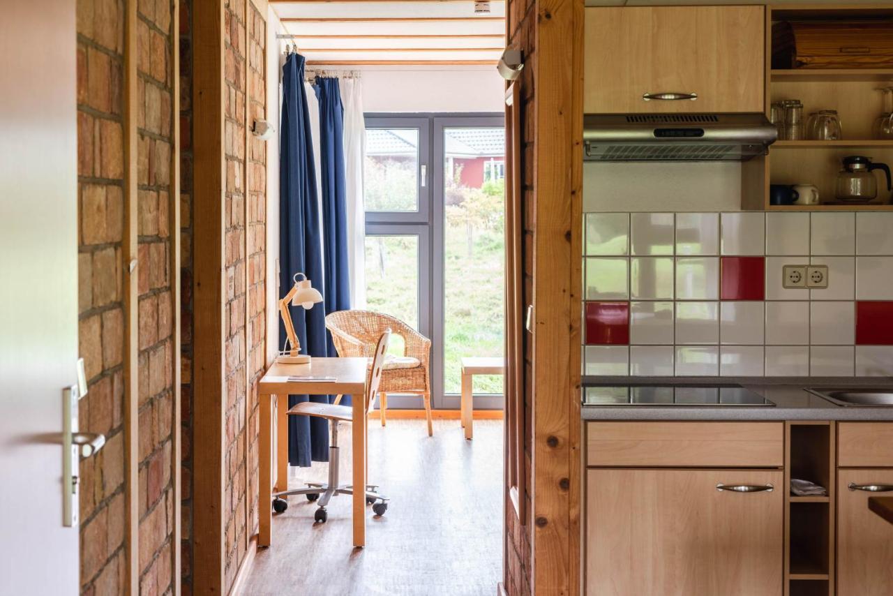 Basiskulturfabrik Oeko-Hotel 施特雷利茨 外观 照片